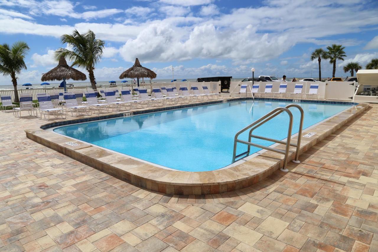 303 Beach Place Condos St. Pete Beach Exterior photo