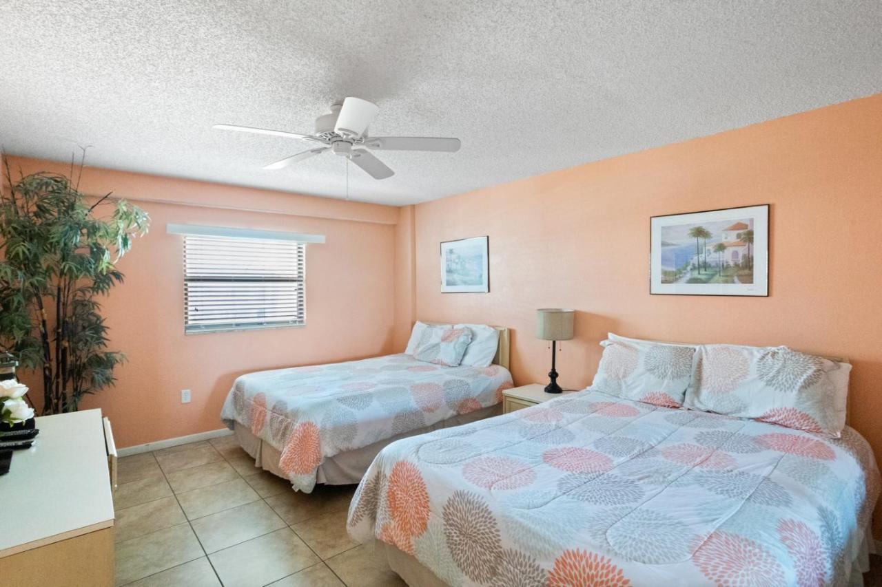 303 Beach Place Condos St. Pete Beach Exterior photo