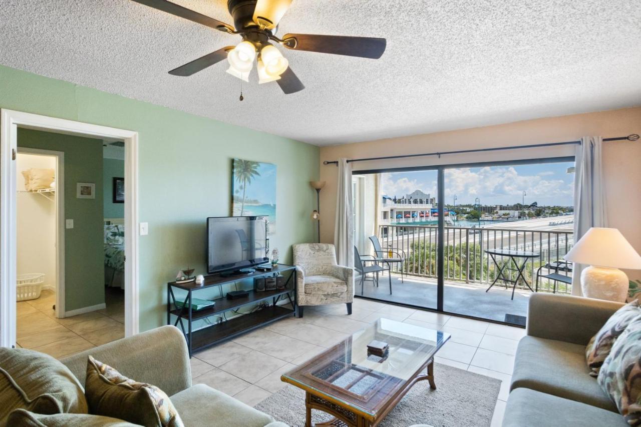 303 Beach Place Condos St. Pete Beach Exterior photo